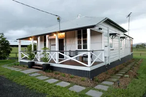 Image of Recently renovated cottage, enjoy a bath with a view