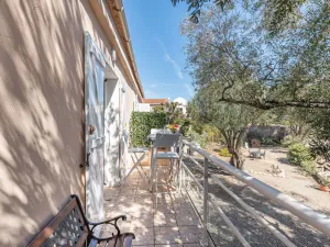 Image of Cosy apartment in villa for 3 people with WIFI, A\/C, TV, terrace and parking