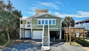Image of \"Seawatch Tower\" - SF Home w\/ Private Pool, 3 BR \/ 3.5 Bath, Covered Roof Deck, Sleeps 10 Max