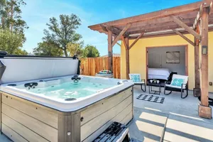 Image of Villa in Wine Country, King Beds & Jacuzzi