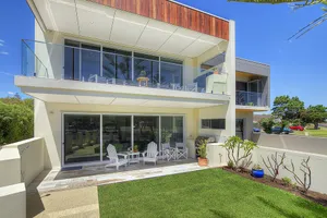 Image of Beachside 880  beachfront luxury Apartment with Sunset views from the balcony.