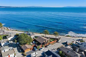 Image of Oceanfront Beach Bungalow at Pleasure Point Surfing Beach!