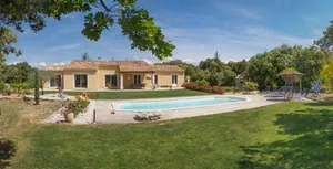 Image of BONNIEUX 4* house on 5500m wooded plot.