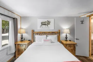 Image of Bucking Moose Gopher Room (#6)