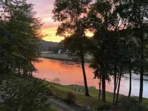 Image of 10 Star River Front Retreat - Water Sports, Hiking, Campfires by the River