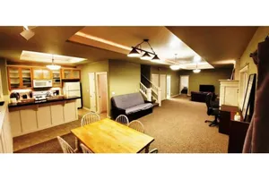Image of HUGE 1 BEDROOM APPARTMENT (910 sqft)!