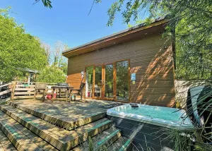 Image of Large modern studio lodge with one double.