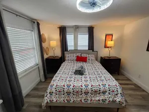 Image of First-Class Crash Pad! studio apartment, close to UCF.