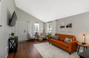 Image of 3 bedroom tranquil lakeside retreat.- Near Lake Erie