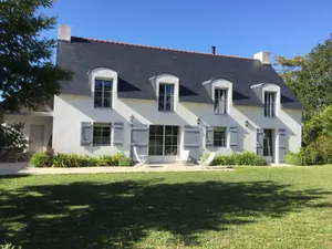 Image of House (5 BEDROOMS) (4 bathrooms) near the beaches of Port Manech and Rospico