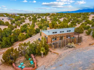 Image of Beautiful Guest House in the Foothills: Fireplace, Hot Tub, Patio, Grill