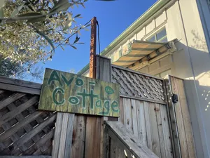 Image of Zenful Avo-Cottage w\/hot tub — 5 min from the beach & hiking!