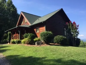 Image of The B's Hive, 3 BR+Loft, 3-1\/2 BA, Pool Table, Views