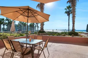 Image of Gorgeous  2 Bedroom on the beach with Pool