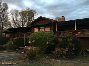 Image of Lakefront home with easy access to Norfork Lake