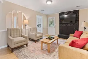 Image of Near Parks Dining & Shopping - Glade Park Gem