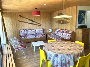 Image of 2nd floor, balcony, tv, ski locker, 58m², Alpe d'Huez