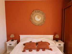 Image of Central Market Proximity - Comfortable 1BR Apt Sleeps 4 with Balcony in Secure Building