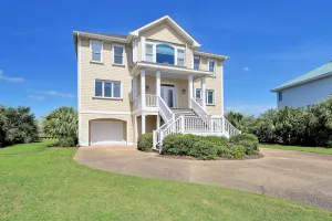 Image of Early Busby - Contemporary Single Family Home on the Sound with Jacuzzi tub