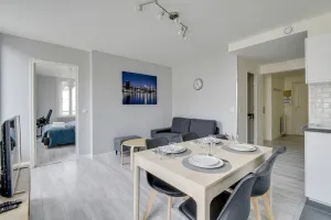 Image of Chic and spacious apart with parking