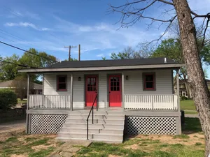 Image of Restored Historic Carriage House walking distance to Downtown and the Riverfront