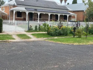 Image of A Homestead on Market