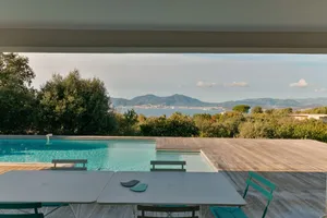 Image of 4 bedrooms, swimming pool, sea view