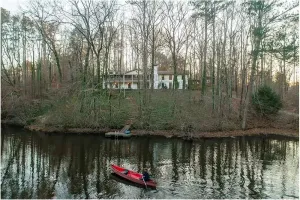 Image of Huge Secluded Lakeside Super Private Gorgeous Retreat