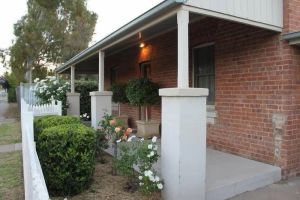 Image of 'Douro Cottage' - close to town