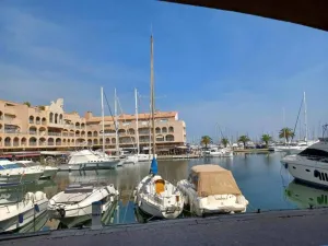 Image of Studio climatisé avec wifi au calme sur le port.