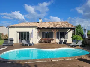 Image of Private Villa, Heated Pool, A\/C, Wifi, sleeps 8, close to the village of Chalais