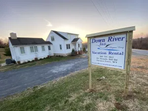 Image of Private Home, Hot Tub, Wifi, Rural Setting, Gas Stove, 70\" SmartTV