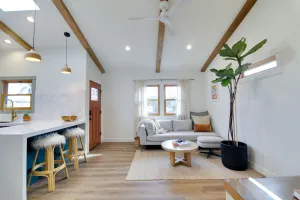 Image of New Beach Bungalow 5 min from beach and restaurants + Hot Tub!