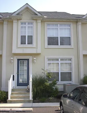 Image of Lovely 3 Br, 2 1\/2 Bath, Minutes To The Beach with pool