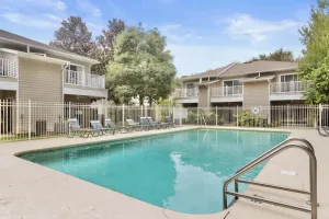Image of Chic Condo w\/ Community Pool - Under 10 mins to UF