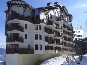 Image of Ski in\/out la Tania apartment with south facing balcony