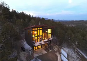 Image of Off-grid Masterpiece Cabin W\/ Breathtaking View