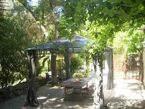 Image of Traditional house with swimming pool for 1 couple - two children