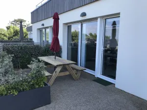 Image of n ° 7 located on the seafront, SOUTH direct access to the beach