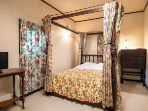 Image of Old British style cottage double with Westernstyle bath and openair bath \/ Nikko Tochigi