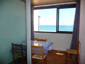 Image of Appartement en bord de mer avec parking privé, à 50m de la plage - FR-1-782-50