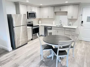 Image of Luxury One Bedroom Condo (650S.F.)