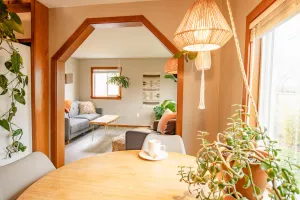 Image of Friendly Alley Bungalow~Private Oasis Close to UO