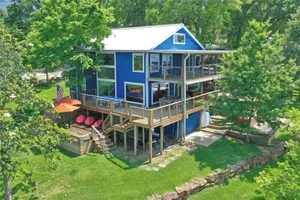 Image of Gorgeous, 1 Acre, Private, Waterfront Lake Livingston Oasis w\/ Dock