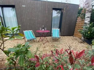 Image of Studio de Jardin "Le Temps d une Pause" jusqu'à 4 personnes en face du Beaujolais - Climatisation et Borne recharge véhicule électrique