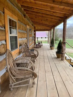 Image of Stoney Creek - Sit back and unwind
