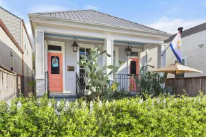 Image of Upscale 3 Bed 2 Bath Private Home in Uptown New Orleans! Close to Magazine Street, Universities, & French Quarter
