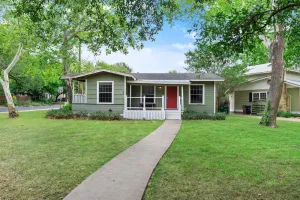 Image of Quaint 3 Bedroom House with Huge Yard