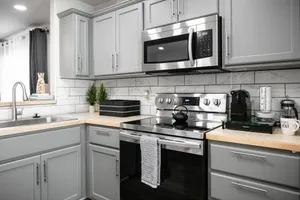 Image of Newly Renovated Mid-Modern Townhome Central Twin Falls