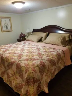 Image of Cheap East Knoxville Basement Studio